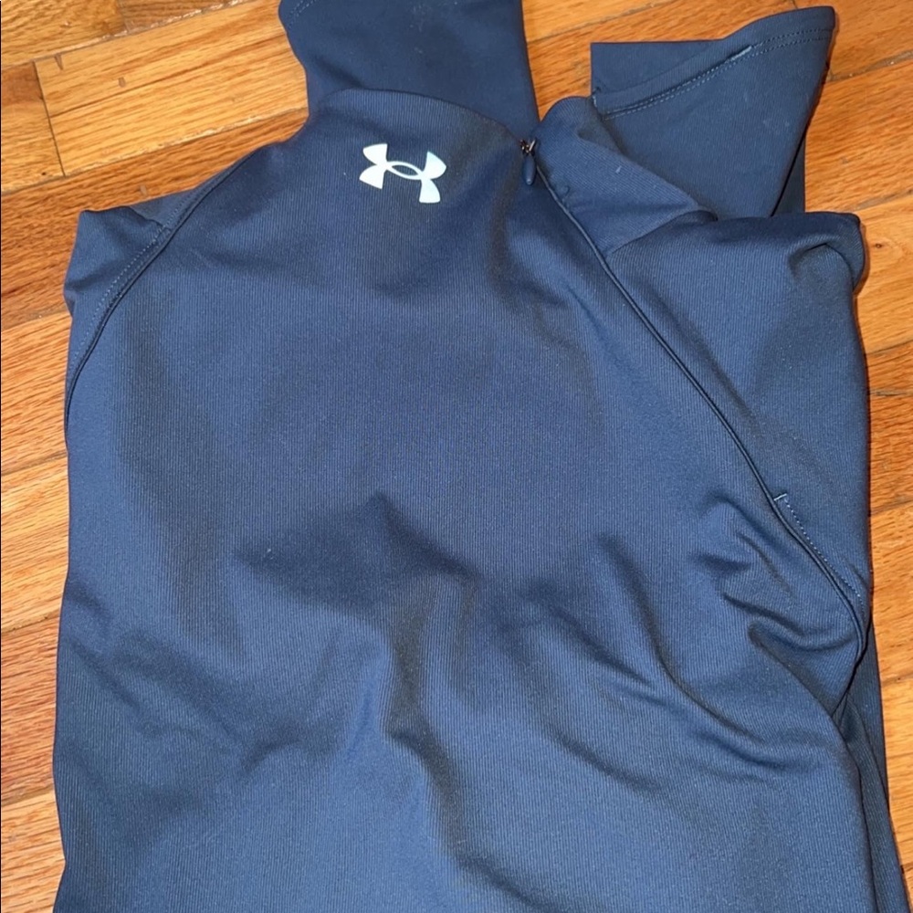 under armour pull over with thumb holes